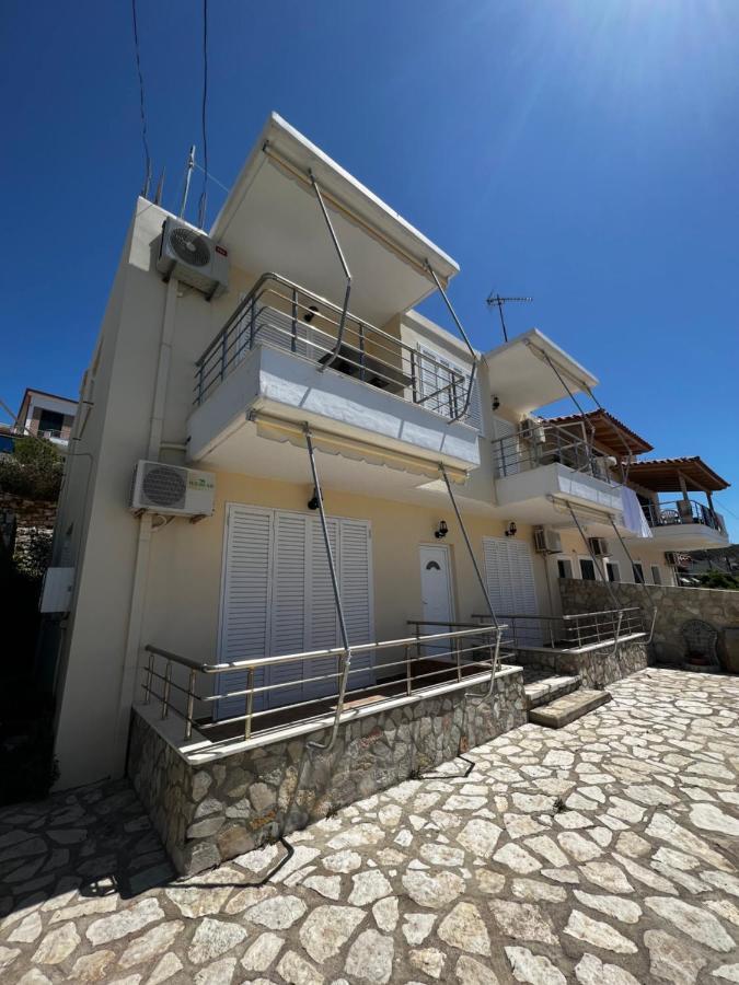 Fane'S Apartments Himare Bagian luar foto