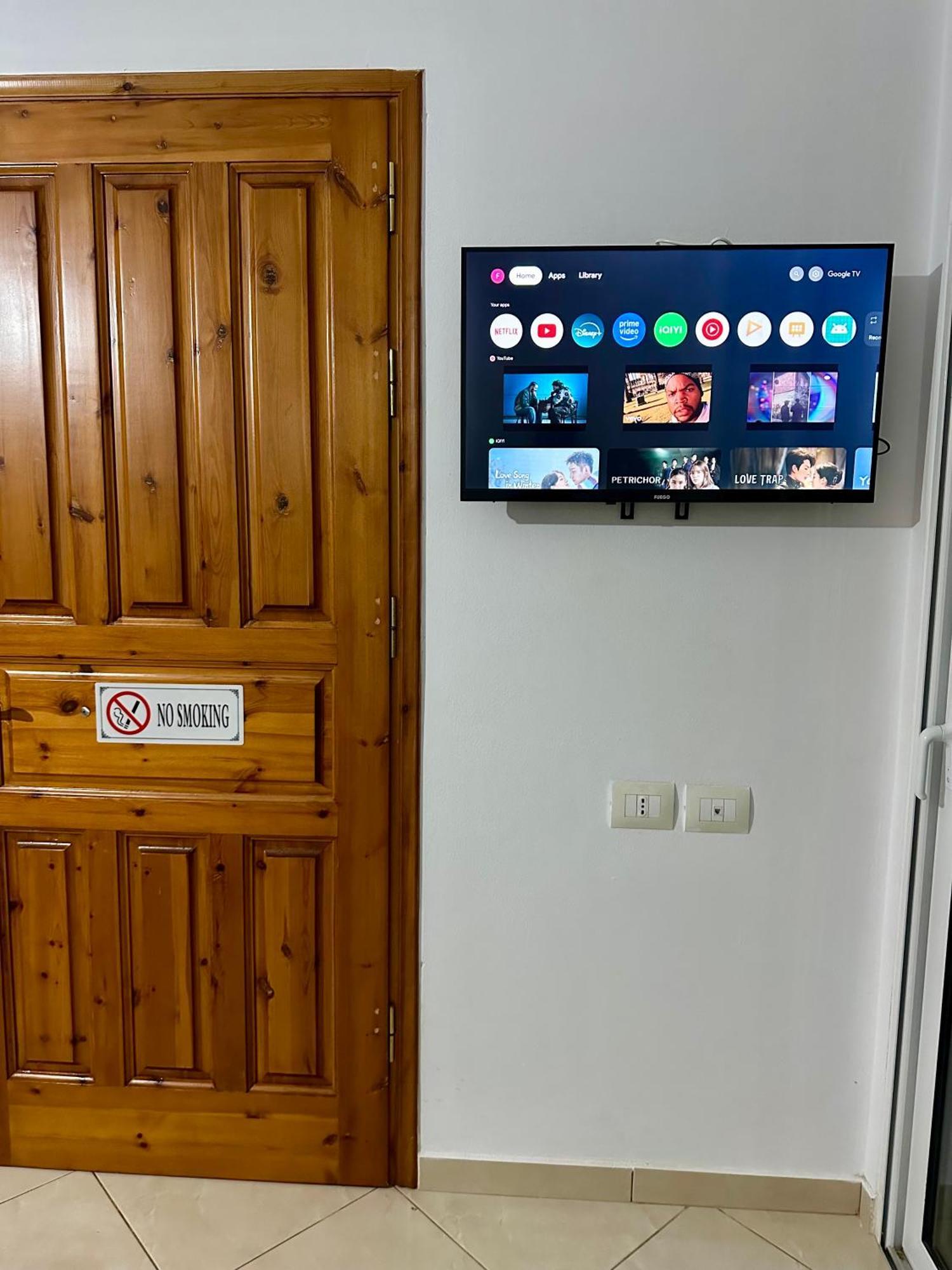 Fane'S Apartments Himare Bagian luar foto